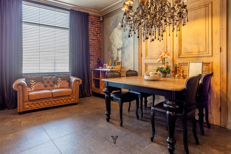 UNIQUE COMMERCIAL PROPERTY WITH WAREHOUSE AND RESIDENCE IN P