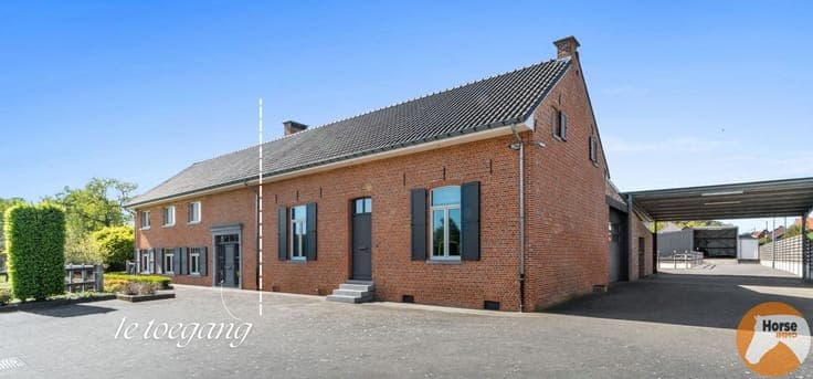 HEUSDEN-ZOLDER - Hoeve met paardenaccommodatie