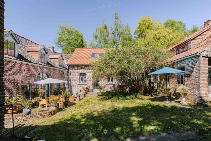 Authentieke hoevewoning met atelier en schuur