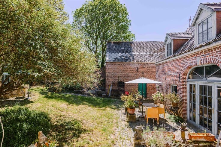Authentieke hoevewoning met atelier en schuur