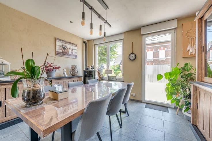 Renovated 4-bedroom house with garden in Remicourt