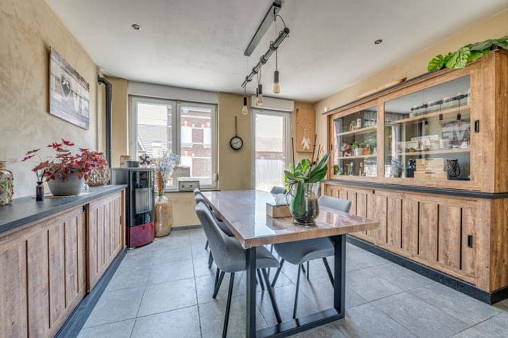 Renovated 4-bedroom house with garden in Remicourt