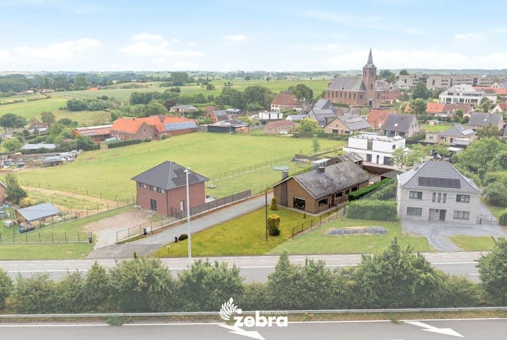 Ruime open bebouwing met 4 slaapkamers te Nukerke (Maarke...