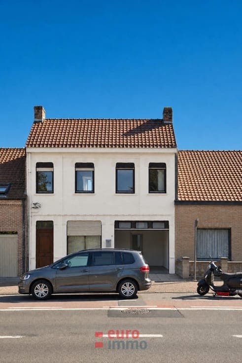 Héél charmante, gesloten woning met 3 slaapkamers én gara...