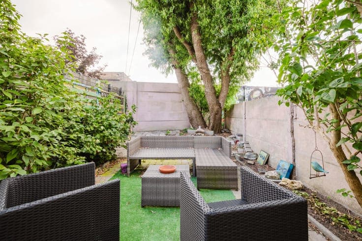 A 4bedroom house in need of renovation with a garden in Gent