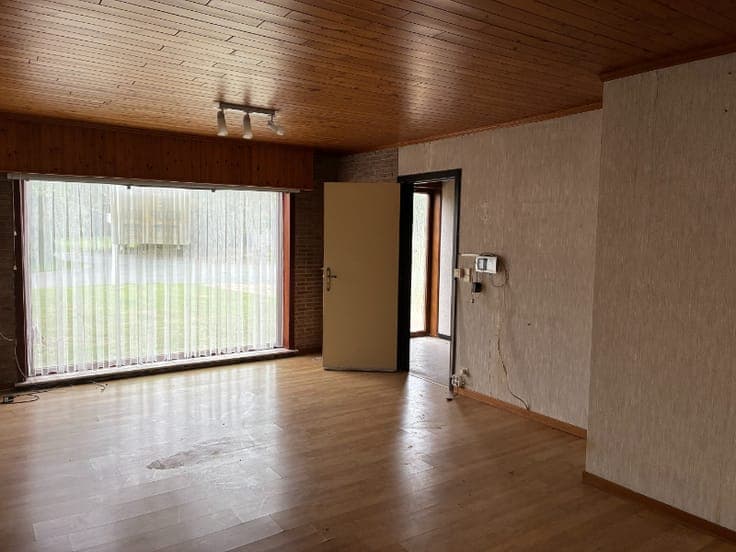 Te renoveren halfopen woning met 3 slaapkamers en zonnige...