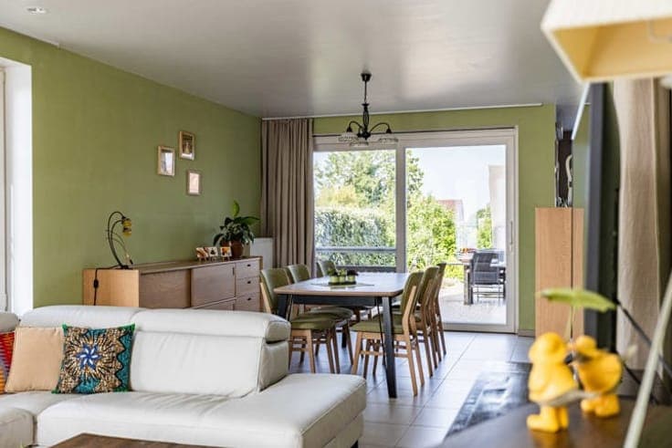 Energy-efficient semi-detached, 4 bedrooms, garden Ronse