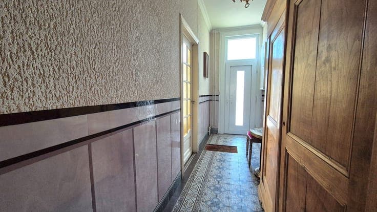 Ruime karaktervolle renovatiewoning met 4 slaapkamers, di...
