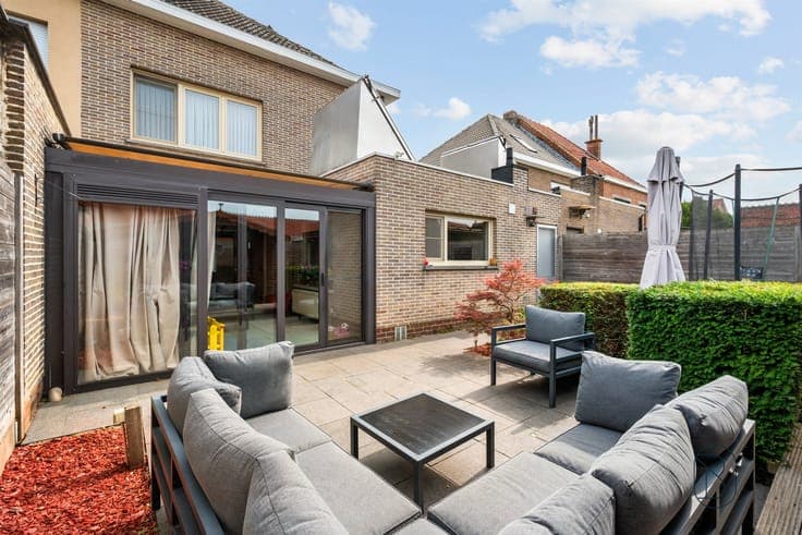 Move-in-ready home with 3 bedrooms and a garage.