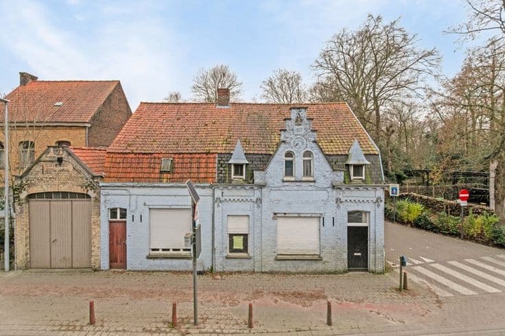 2 grondig te renoveren/te slopen woningen te koop in cent...