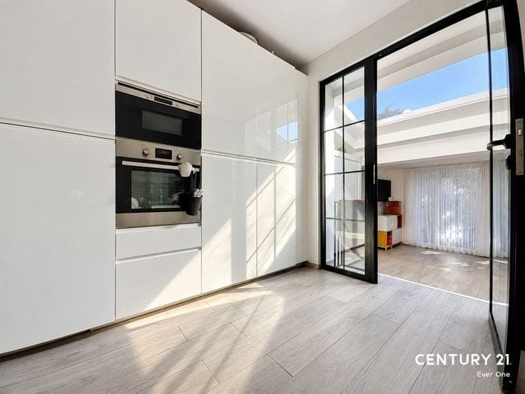 Investment property with 3 units for sale