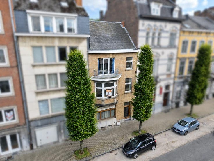 Spacieuse maison 7 chambres avec parking à rénover