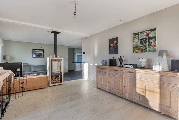 Renovated country house with horse accommodation on approx.2