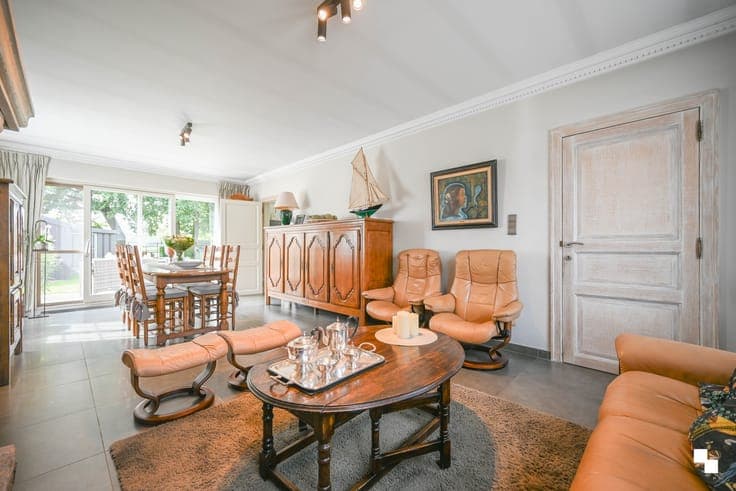 Charmante, goed onderhouden woning met werkplaats