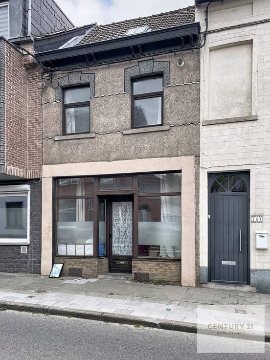 House in need of renovation, close to all amenities