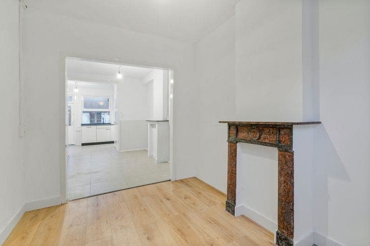 Renovated, move-in ready terraced house in the West Quarter…