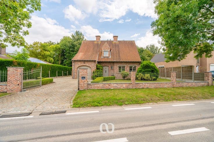 Beautifully maintained family home with 4 bedrooms