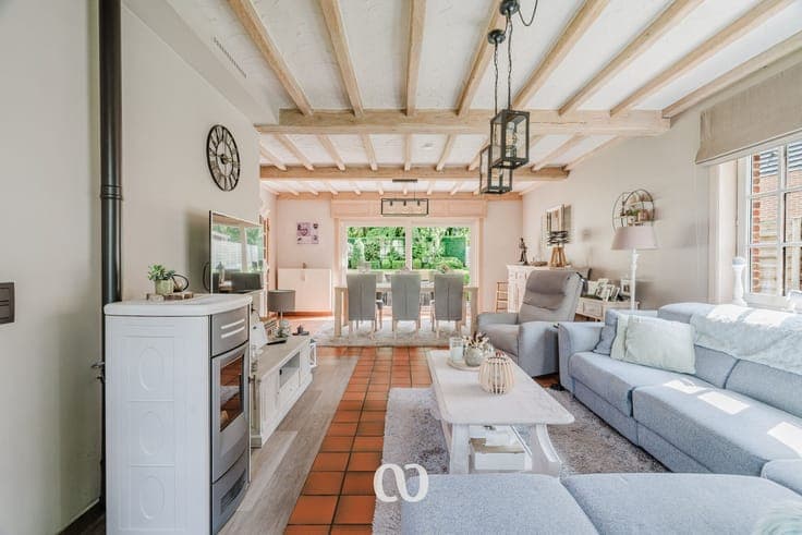 Beautifully maintained family home with 4 bedrooms