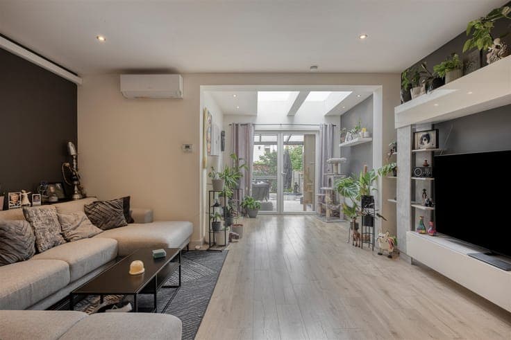 Instapklare woning met 3 slaapkamers en ruime tuin!