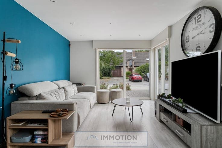 Instapklare halfopen woning op rustige ligging in Wevelge...