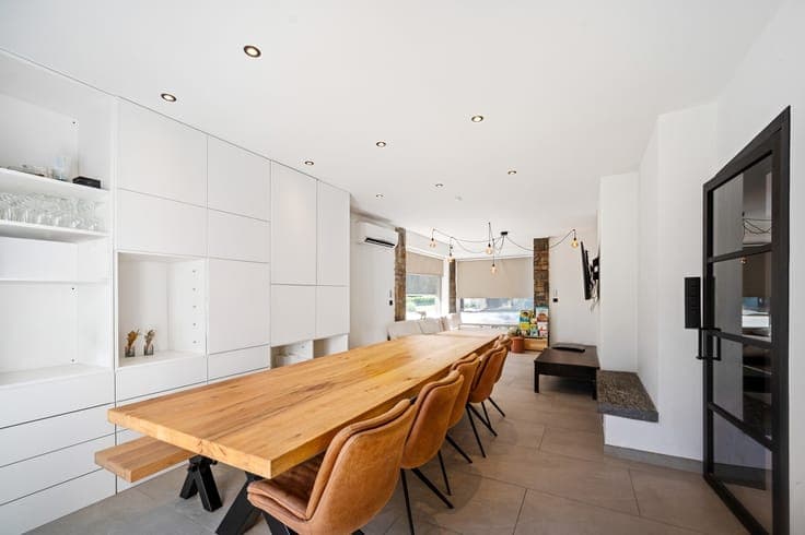 Gerenoveerde, energiezuinige woning met 3 slpkrs en garag...