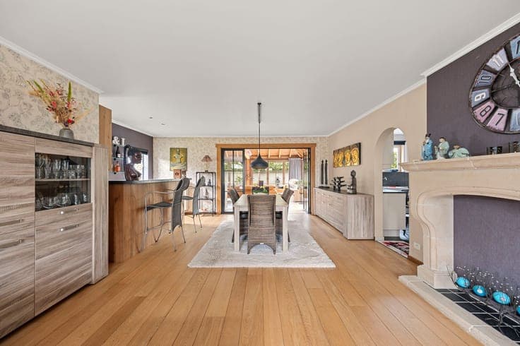 EXCLUSIEVE VILLA MET HOOGWAARDIGE AFWERKING IN RUSTIGE WO...