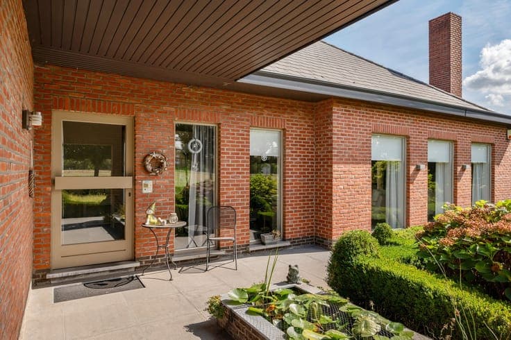 PRACHTIGE INSTAPKLARE WONING OP ZEER GOEDE LOCATIE