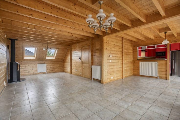 Charming open building in a prime location in Onze-Lieve-Vro