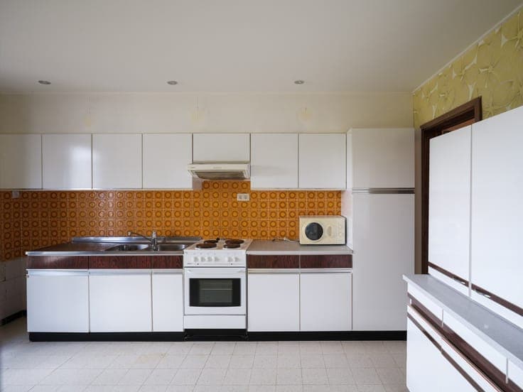 Quietly located, semi-detached house with renovation potent
