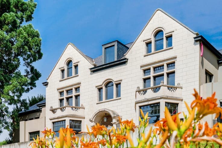 Ohain, Exceptional casco property to finish on a park