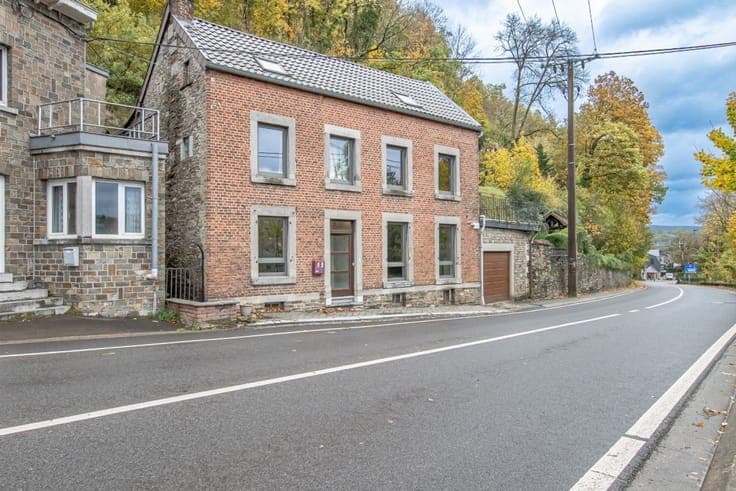Spacieuse maison 3 ch (poss. 4) avec vue à 2 pas du centre