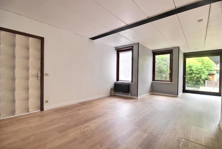 Maison de caractère au coeur de Mouscron Volumes généreux &