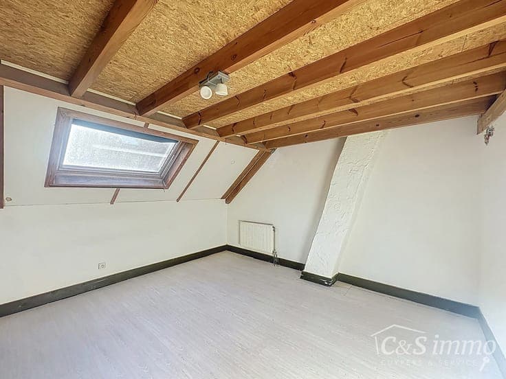 Property in need of renovation in a prime location in Merkse