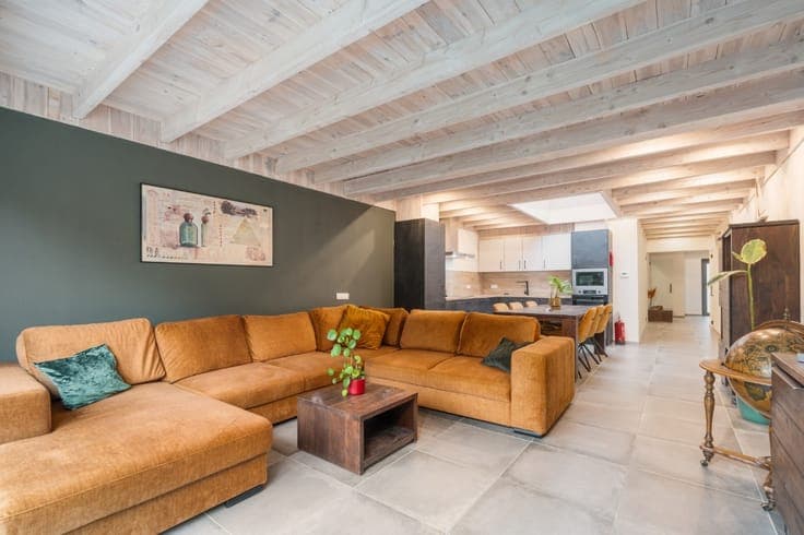 Move-in ready home with 3 beds, garden & garage in Lede