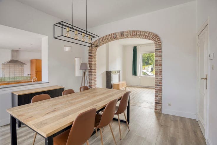 Charming detached property with potential in a green setting