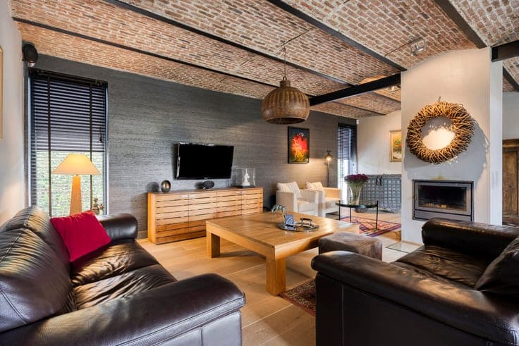 Charming villa on 24 acres in Grimbergen — living and workin
