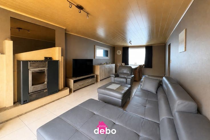 Woning met oprit, grote tuin en tal van mogelijkheden, 3 ...