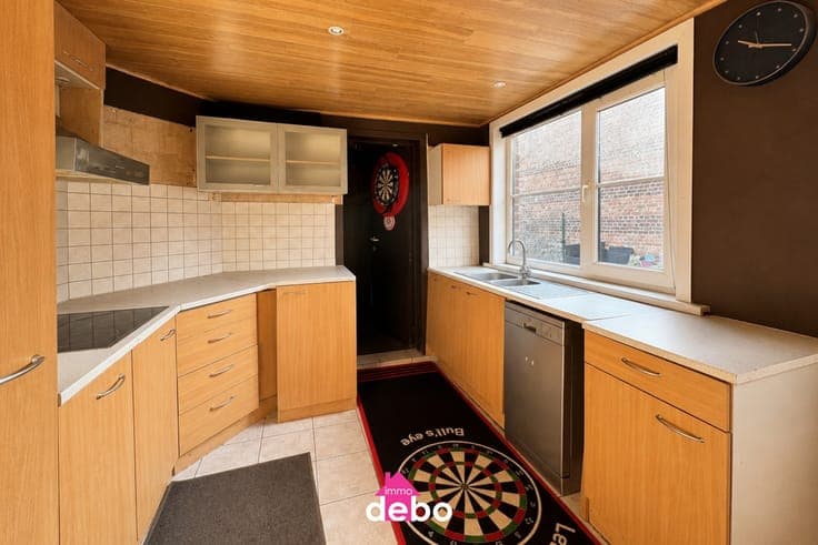 Woning met oprit, grote tuin en tal van mogelijkheden, 3 ...