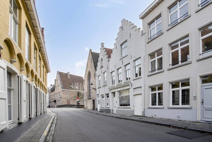 Uniquely renovated townhouse in Bruges with 3 bedrooms