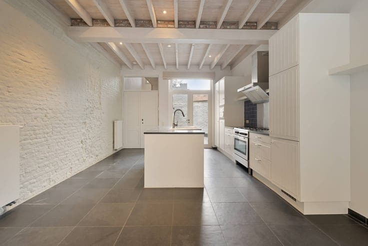 Uniquely renovated townhouse in Bruges with 3 bedrooms