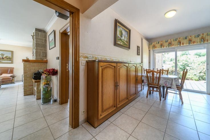 BEVEREN AAN DE IJZER: Zeer degelijke villa-bungalow met a...