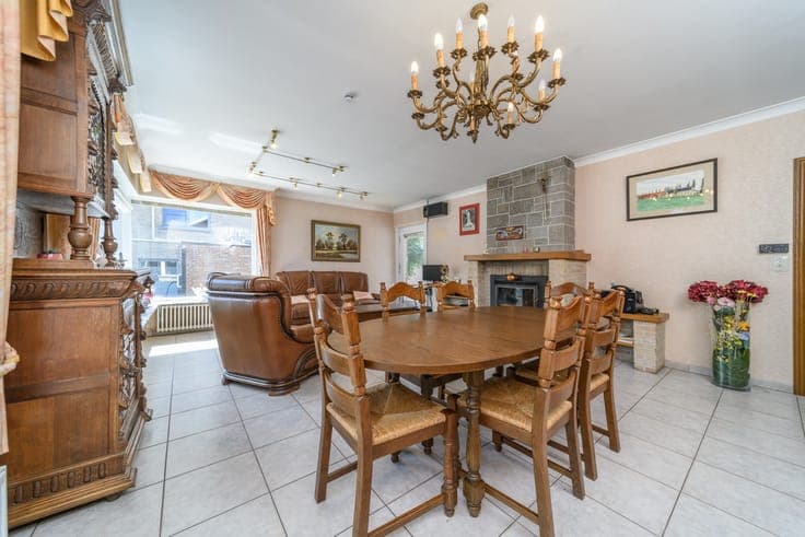 BEVEREN AAN DE IJZER: Zeer degelijke villa-bungalow met a...