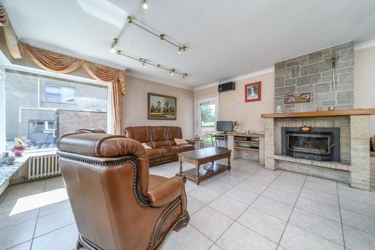 BEVEREN AAN DE IJZER: Zeer degelijke villa-bungalow met a...