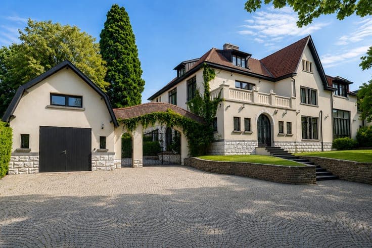 Observatoire – Fully renovated family villa with pool