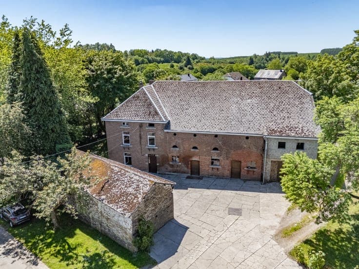 4-bedroom house with farm buildings – Houffalize