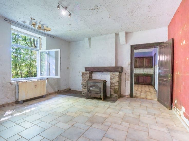 4-bedroom house with farm buildings – Houffalize