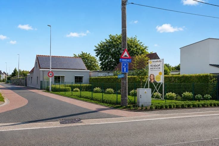 INSTAPKLARE WONING, CENTRAAL GELEGEN IN WACHTEBEKE - TE KOOP