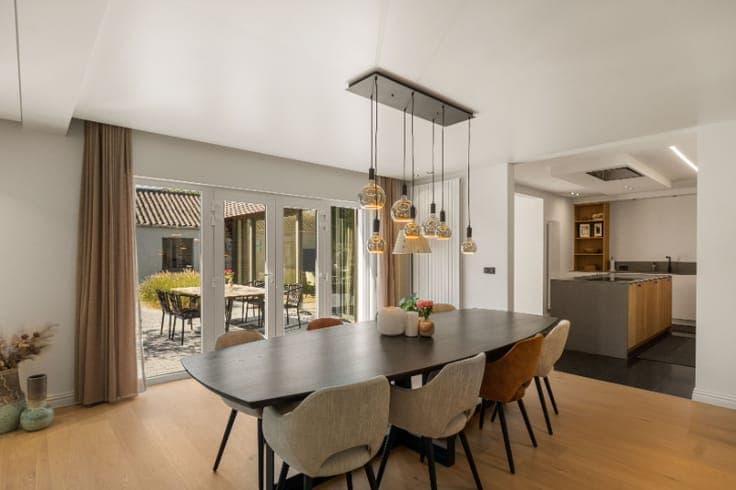Charmante open woning met 4 slpk op 1.561m² in Oostkamp