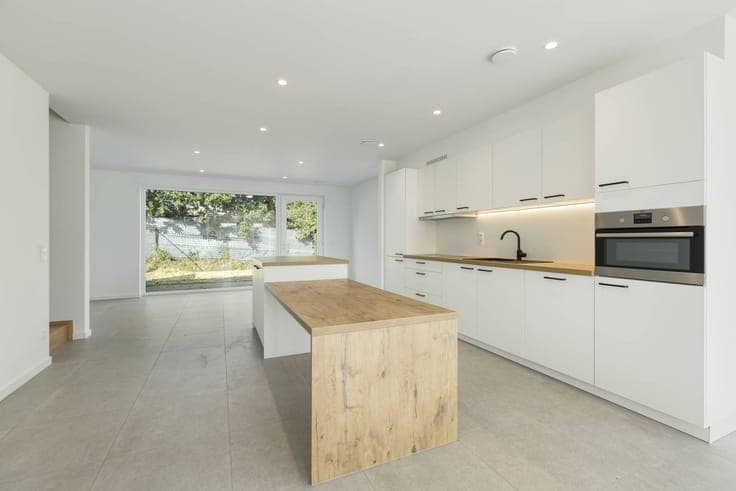 Ready-to-move 3-bedroom BEN home in a quiet location in Hout
