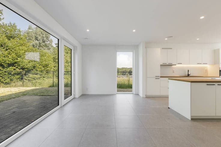 Ready-to-move 3-bedroom BEN home in a quiet location in Hout